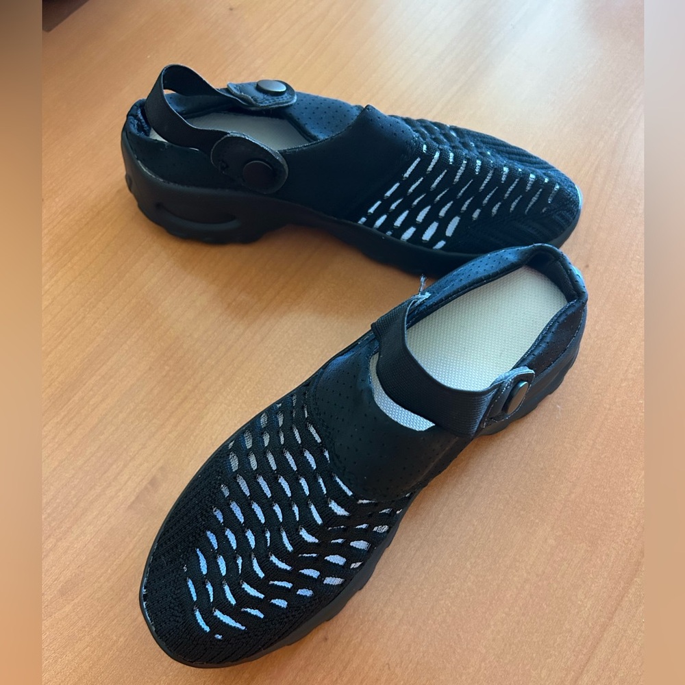 Orthopedic Clogs With Air Cushion Support NWOT - Picture 2 of 6